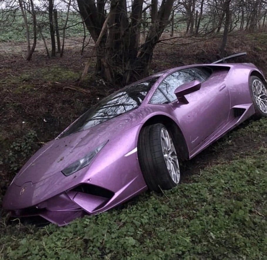 А что вы сделаете, если встретите необычный автомобиль на дороге? Как минимум, фотографию. В объектив жителей области попали сразу несколько раритетных авто. Расскажем, какие именно.