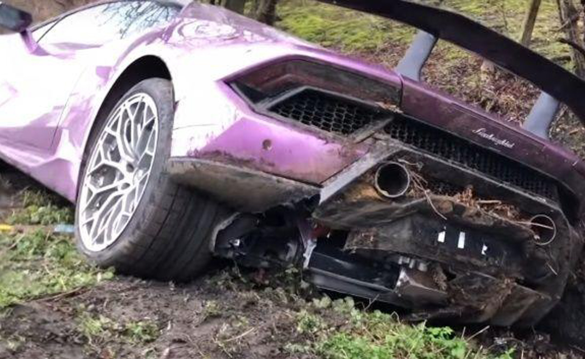 А что вы сделаете, если встретите необычный автомобиль на дороге? Как минимум, фотографию. В объектив жителей области попали сразу несколько раритетных авто. Расскажем, какие именно.