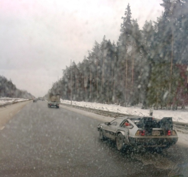 А что вы сделаете, если встретите необычный автомобиль на дороге? Как минимум, фотографию. В объектив жителей области попали сразу несколько раритетных авто. Расскажем, какие именно.