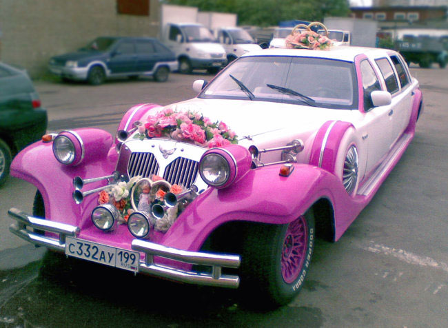 А что вы сделаете, если встретите необычный автомобиль на дороге? Как минимум, фотографию. В объектив жителей области попали сразу несколько раритетных авто. Расскажем, какие именно.