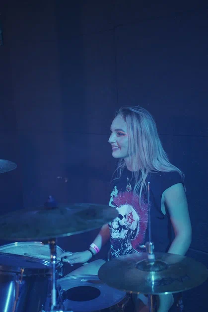 12 июня во Владимире зажгли четыре молодых и динамично набирающих обороты коллектива, подарив местным меломанам свежий и актуальный поп-панк.