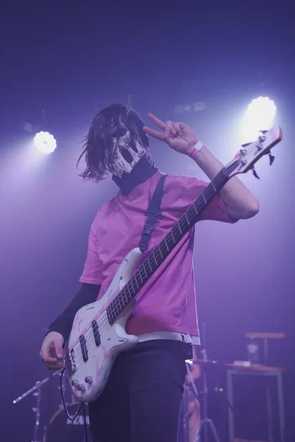 12 июня во Владимире зажгли четыре молодых и динамично набирающих обороты коллектива, подарив местным меломанам свежий и актуальный поп-панк.