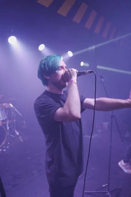 12 июня во Владимире зажгли четыре молодых и динамично набирающих обороты коллектива, подарив местным меломанам свежий и актуальный поп-панк.