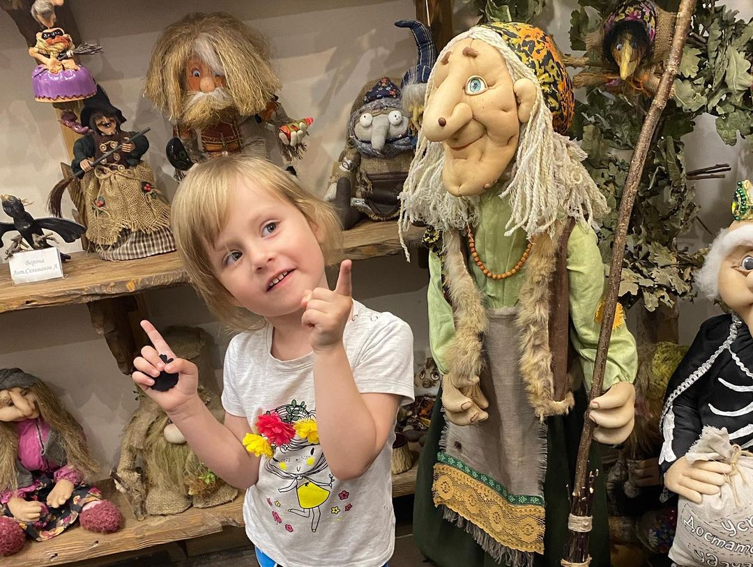 Не только мы отдыхали в минувший уик-энд на просторах любимого региона, но и медийные персоны из Москвы. Они провели праздничные выходные во Владимире и Суздале. 