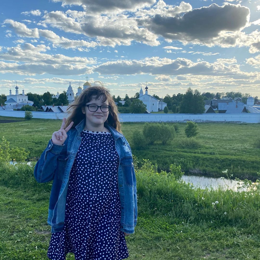 Не только мы отдыхали в минувший уик-энд на просторах любимого региона, но и медийные персоны из Москвы. Они провели праздничные выходные во Владимире и Суздале. 