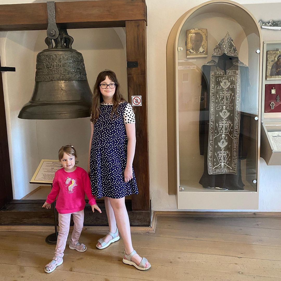 Не только мы отдыхали в минувший уик-энд на просторах любимого региона, но и медийные персоны из Москвы. Они провели праздничные выходные во Владимире и Суздале. 