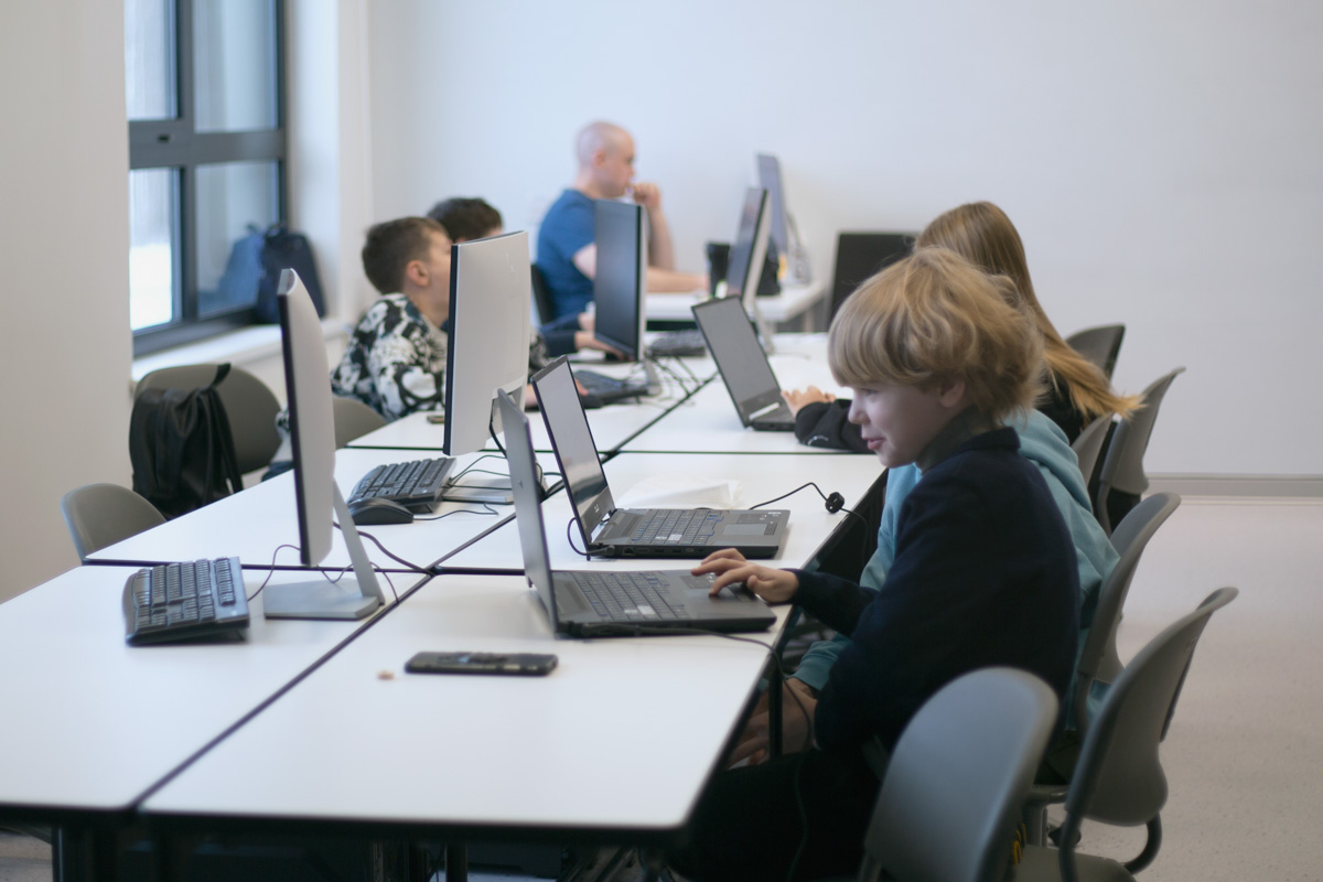 Первая школа Доброграда станет флагманом для развития всей образовательной системы города, уверена директор учебного заведения Лада Владимировна Силина. Познакомиться с уникальным проектом можно на финальном в этом учебном году дне открытых дверей, который пройдет в школе «МИР» 18 июня!