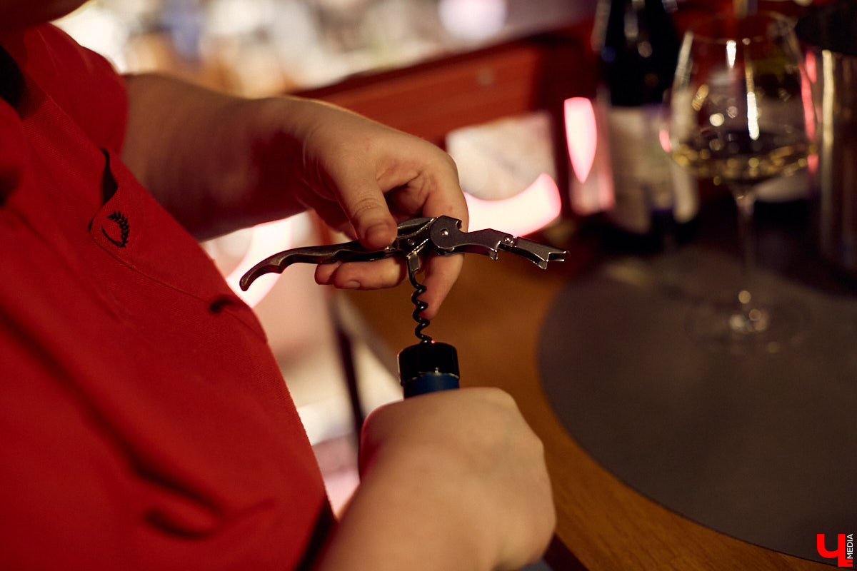 Владимирский кавист Елена Крутова вошла в десятку лучших профессионалов страны. Нашему изданию «смотритель погреба» поведала о непрозрачном конкурсе, непрерывной учебе и, куда же без этого, крепких напитках