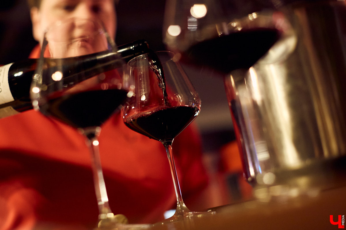 Владимирский кавист Елена Крутова вошла в десятку лучших профессионалов страны. Нашему изданию «смотритель погреба» поведала о непрозрачном конкурсе, непрерывной учебе и, куда же без этого, крепких напитках