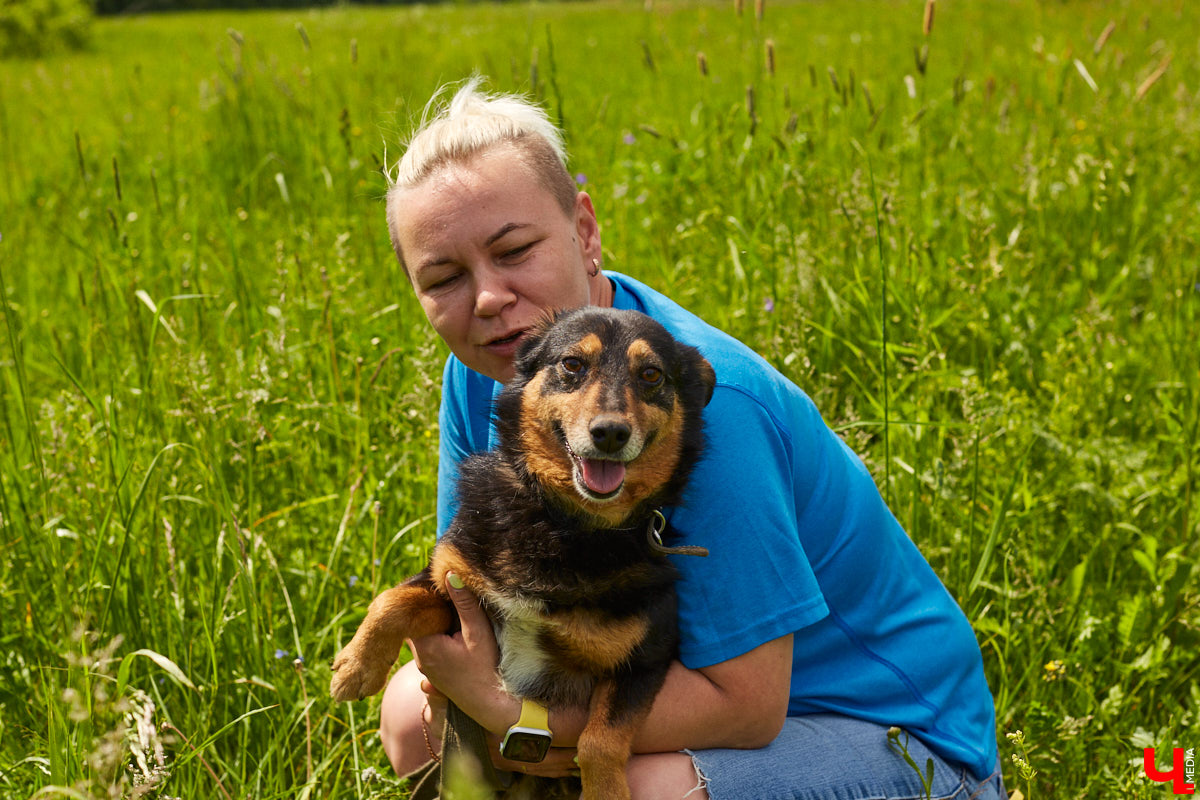 Собака бывает кусачей только от жизни собачьей. А в частном приюте «Дорога добра» все хвостатые питомцы очень дружелюбные и всегда рады гостям. Убедитесь в этом сами. Внимание: фото заряжены на позитив!