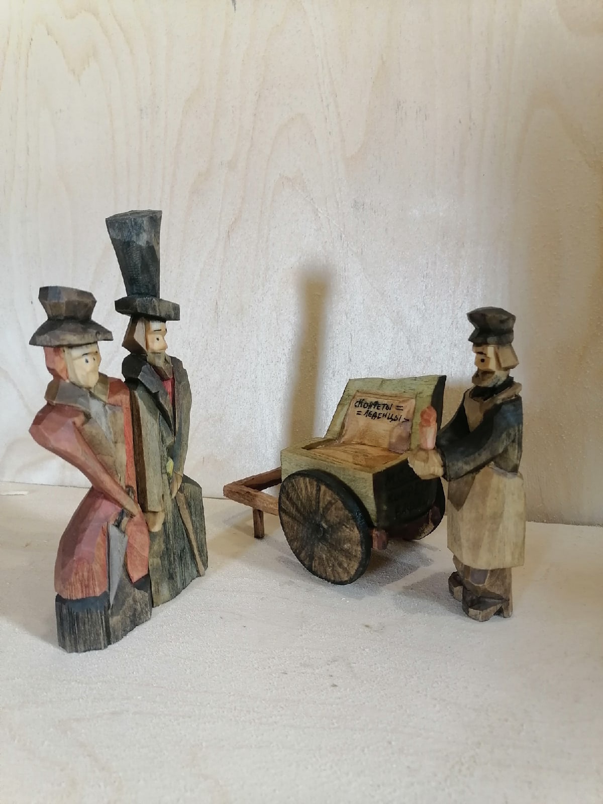 В этом году Владимирская область готовится принять десятки тысяч туристов. И важно, чтобы о нашем регионе у них остались только хорошие впечатления. Вспомнить о путешествии всегда помогают сувениры. «Ключ-Медиа» собрал подборку необычных презентов, которыми наш край готов удивлять гостей.