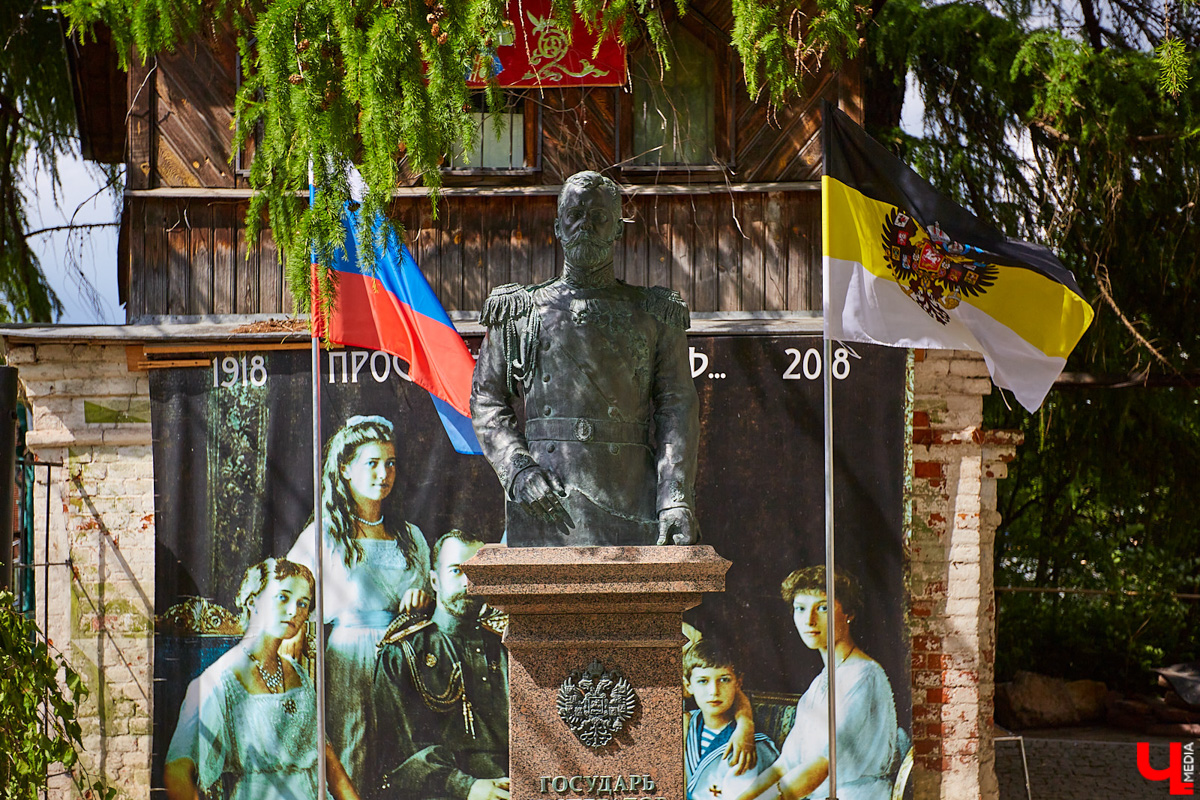 Как только в парке «Добросельский» обустроили новую площадку для езды на самокатах и велосипедах, ее сразу же облюбовали подростки на двухколесных железных конях.