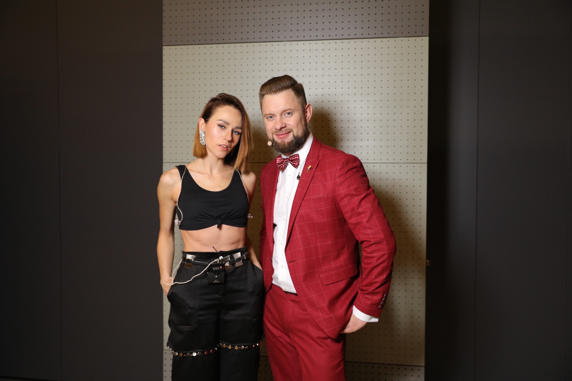 Илья Сорокин получил персональную рекомендацию от Павла Воли, вошел в топ-100 лучших ведущих России по версии «TOP100AWARDS», принял участие в фестивале STANDUP на ТНТ, снялся в нескольких масштабных проектах – среди них сериал «След». Он даже мог стать ведущим шоу «Орел и решка»! О том, как осуществляются мечты и большая сцена становится реальностью, владимирец рассказал в большом интервью для «Ключ-Медиа».