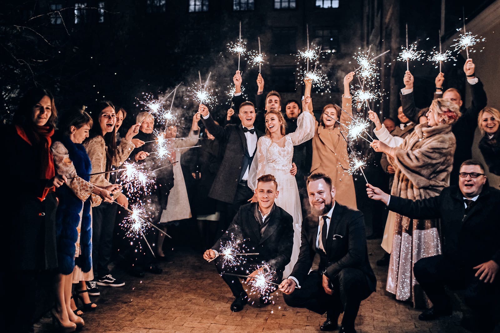 Илья Сорокин получил персональную рекомендацию от Павла Воли, вошел в топ-100 лучших ведущих России по версии «TOP100AWARDS», принял участие в фестивале STANDUP на ТНТ, снялся в нескольких масштабных проектах – среди них сериал «След». Он даже мог стать ведущим шоу «Орел и решка»! О том, как осуществляются мечты и большая сцена становится реальностью, владимирец рассказал в большом интервью для «Ключ-Медиа».