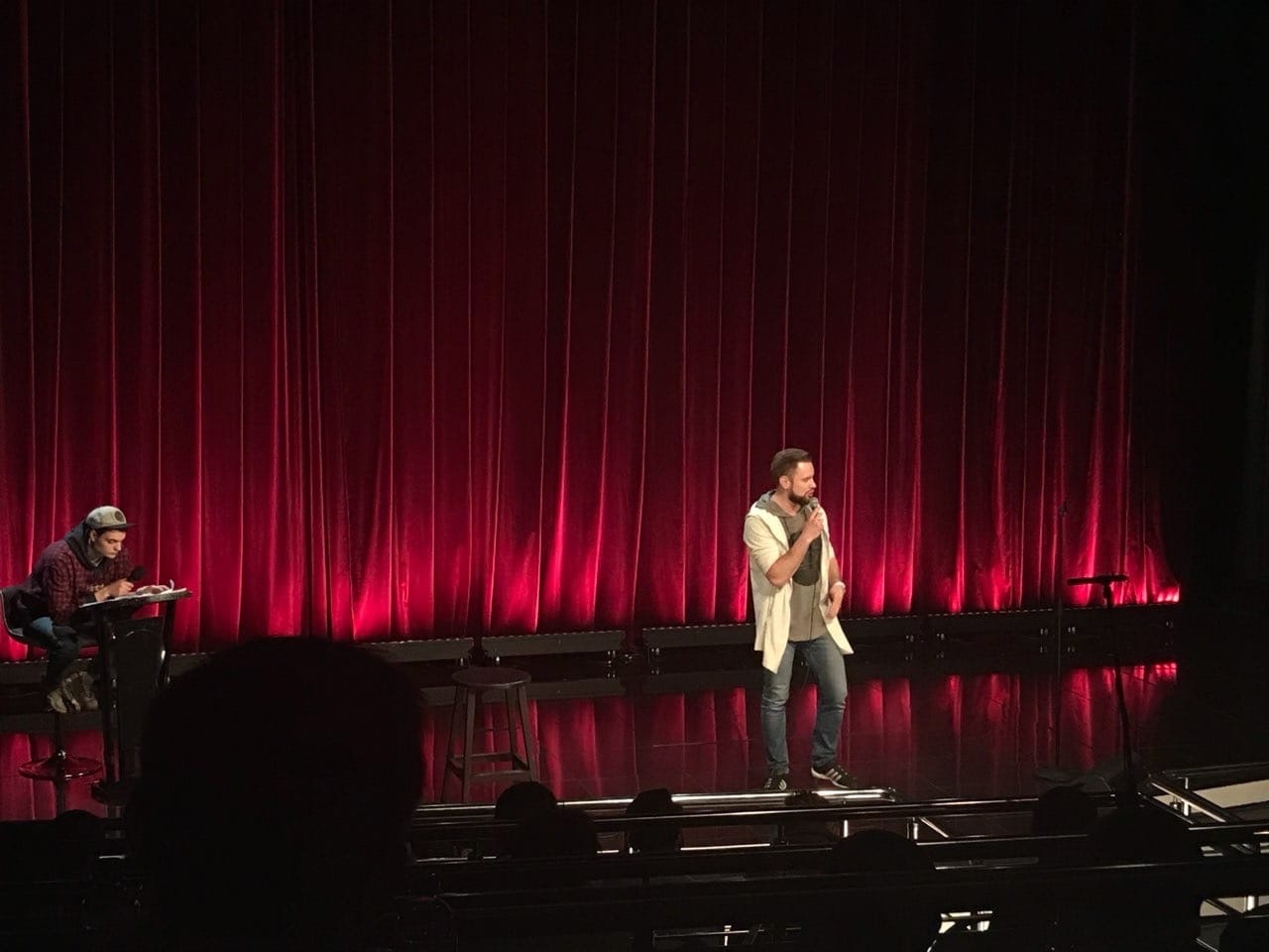 Илья Сорокин получил персональную рекомендацию от Павла Воли, вошел в топ-100 лучших ведущих России по версии «TOP100AWARDS», принял участие в фестивале STANDUP на ТНТ, снялся в нескольких масштабных проектах – среди них сериал «След». Он даже мог стать ведущим шоу «Орел и решка»! О том, как осуществляются мечты и большая сцена становится реальностью, владимирец рассказал в большом интервью для «Ключ-Медиа».