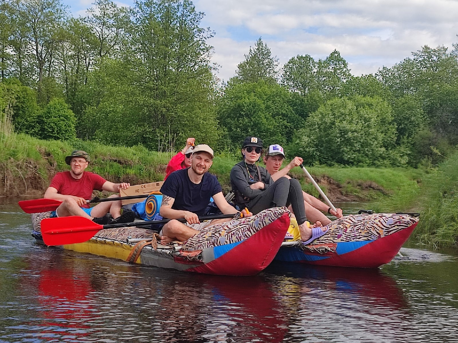 Поехать на море в этом году не получится? Путешествие сорвалось, и настроения отдыхать нет совсем? Яркие фотографии друзей в социальных сетях добавляют тоски? Не время грустить! Лето набирает обороты! А пляжи и водные развлечения можно найти недалеко от дома. «Ключ-Медиа» выяснил, чем заняться, если вы не смогли отправиться на курорт.