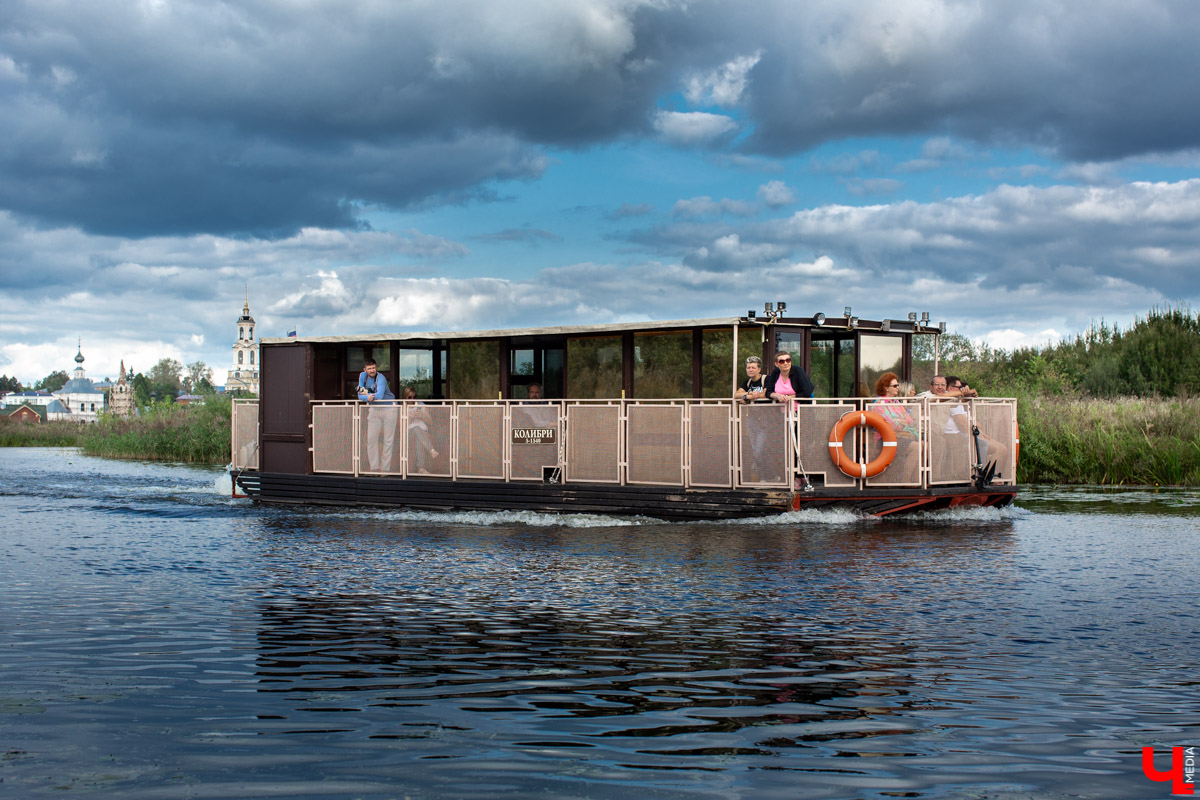 Поехать на море в этом году не получится? Путешествие сорвалось, и настроения отдыхать нет совсем? Яркие фотографии друзей в социальных сетях добавляют тоски? Не время грустить! Лето набирает обороты! А пляжи и водные развлечения можно найти недалеко от дома. «Ключ-Медиа» выяснил, чем заняться, если вы не смогли отправиться на курорт.