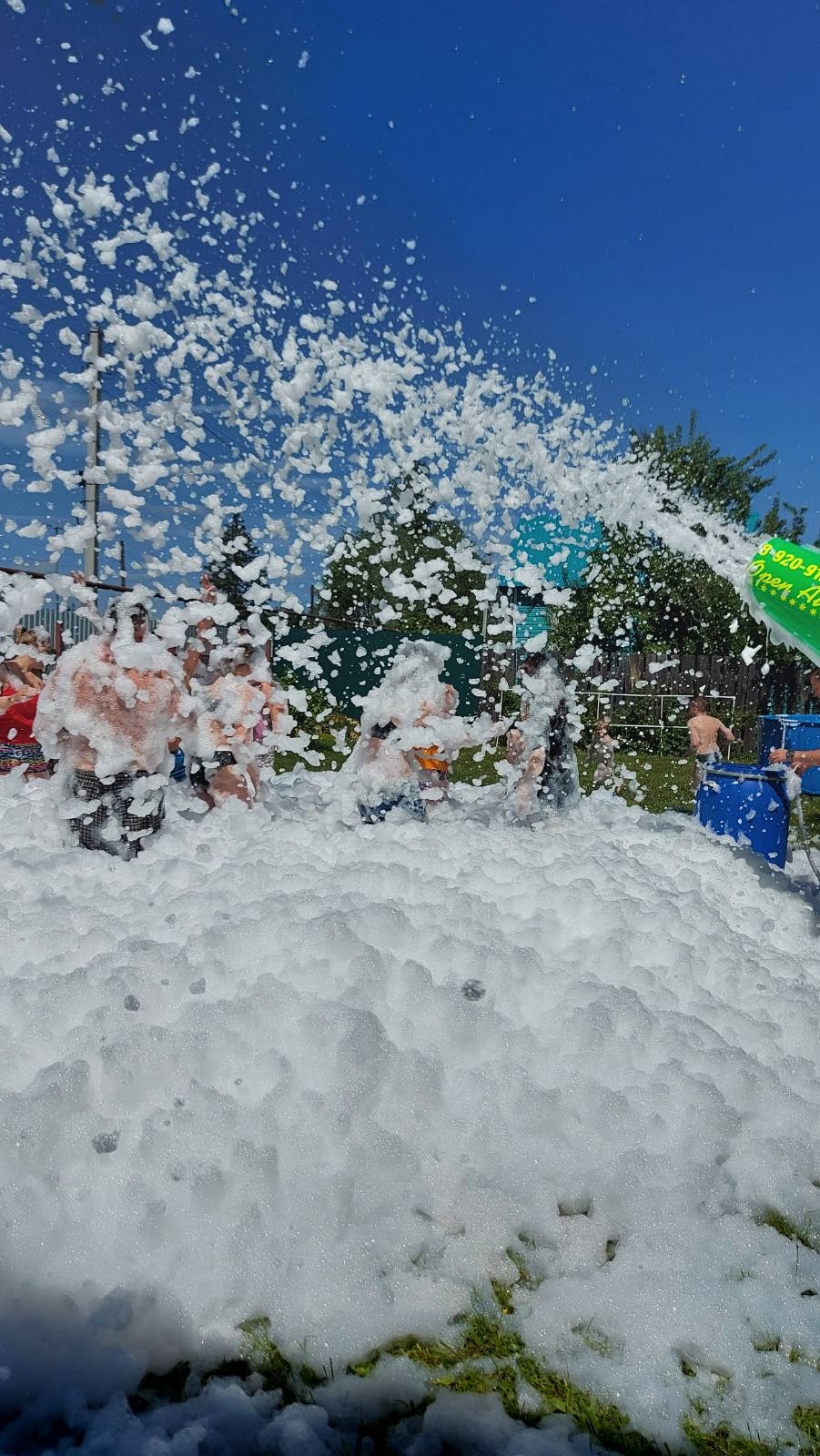 Поехать на море в этом году не получится? Путешествие сорвалось, и настроения отдыхать нет совсем? Яркие фотографии друзей в социальных сетях добавляют тоски? Не время грустить! Лето набирает обороты! А пляжи и водные развлечения можно найти недалеко от дома. «Ключ-Медиа» выяснил, чем заняться, если вы не смогли отправиться на курорт.