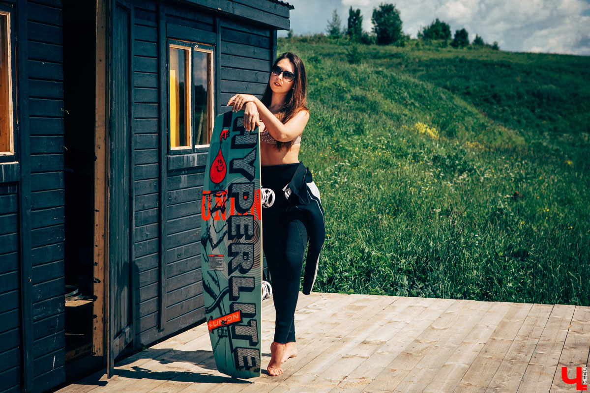 Поехать на море в этом году не получится? Путешествие сорвалось, и настроения отдыхать нет совсем? Яркие фотографии друзей в социальных сетях добавляют тоски? Не время грустить! Лето набирает обороты! А пляжи и водные развлечения можно найти недалеко от дома. «Ключ-Медиа» выяснил, чем заняться, если вы не смогли отправиться на курорт.