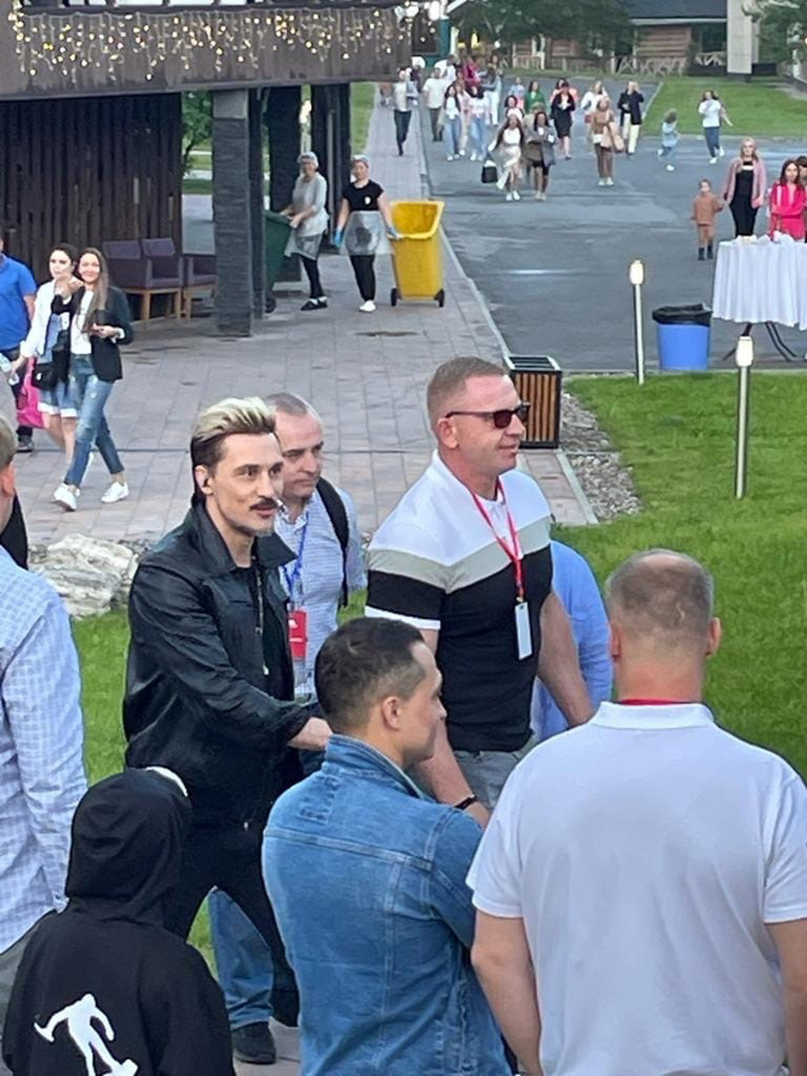 Минувший уик-энд пролетел незаметно, но мы хотим ненадолго окунуться в его атмосферу снова. Ведь в выходные прошли довольно громкие события. Именно о них сейчас и вспомним.