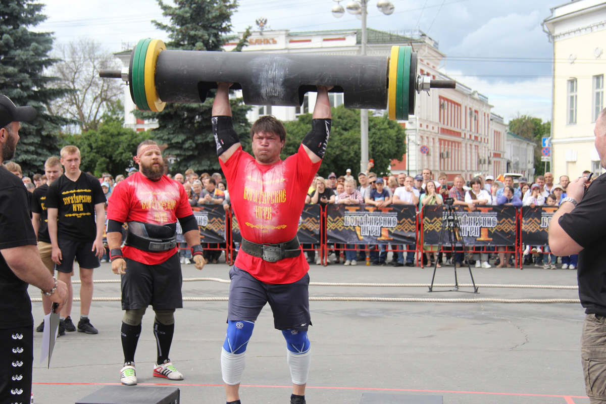 Минувший уик-энд пролетел незаметно, но мы хотим ненадолго окунуться в его атмосферу снова. Ведь в выходные прошли довольно громкие события. Именно о них сейчас и вспомним.