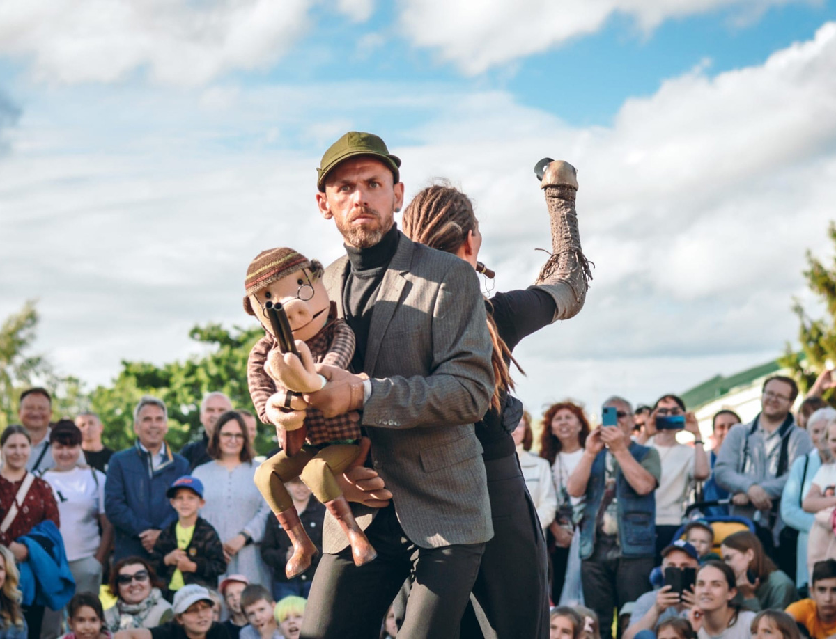Минувший уик-энд пролетел незаметно, но мы хотим ненадолго окунуться в его атмосферу снова. Ведь в выходные прошли довольно громкие события. Именно о них сейчас и вспомним.