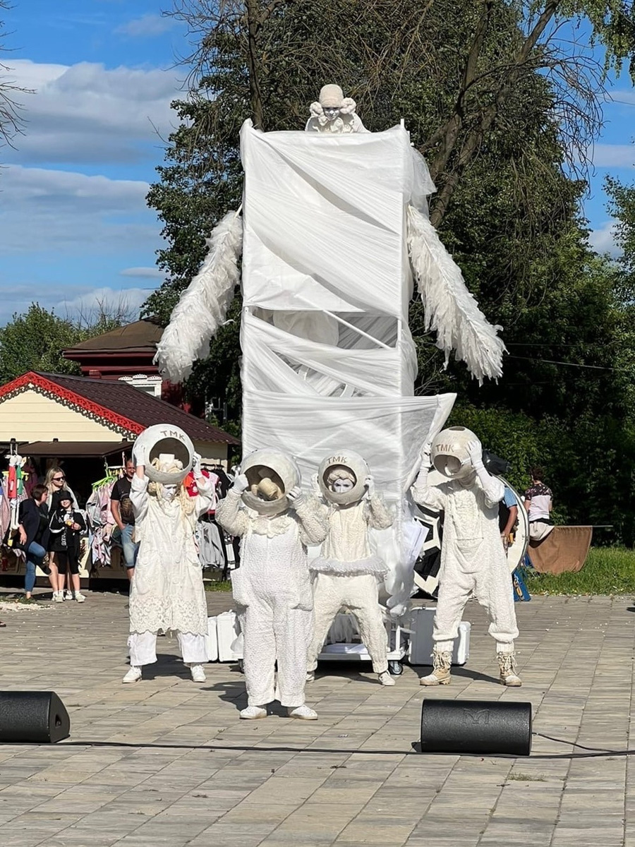 Минувший уик-энд пролетел незаметно, но мы хотим ненадолго окунуться в его атмосферу снова. Ведь в выходные прошли довольно громкие события. Именно о них сейчас и вспомним.