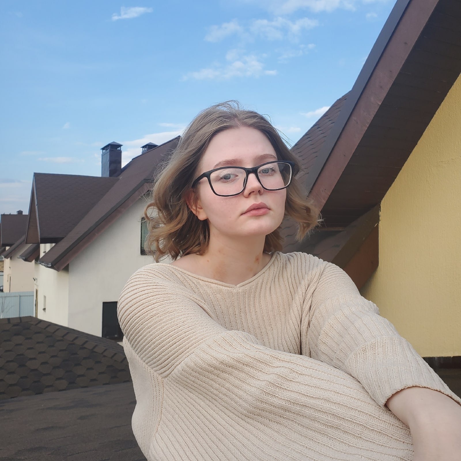 Пора нам с вами познакомиться с владимирскими стобалльниками! О подготовке к «главному событию» в жизни каждого школьника, о поддержке друзей и родителей, о собственных ожиданиях и планах на будущее отличники учебы рассказали «Ключ-Медиа».