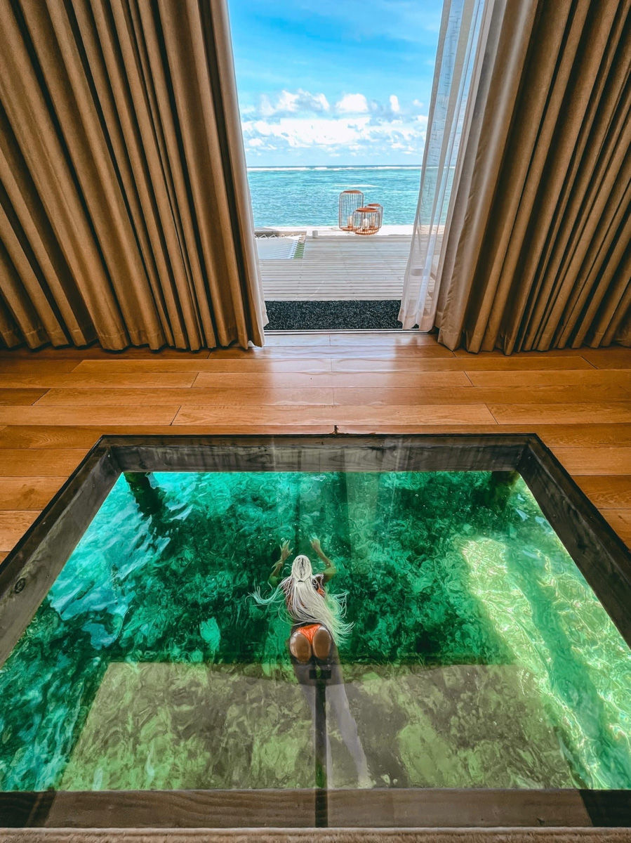 Они отдыхают на всю катушку и по всему миру: на пляжах с горячим песком, у бассейна пятизвездочного отеля «все включено», плескаясь в волнах океана. Смотрим, вдохновляемся и совсем немного завидуем.