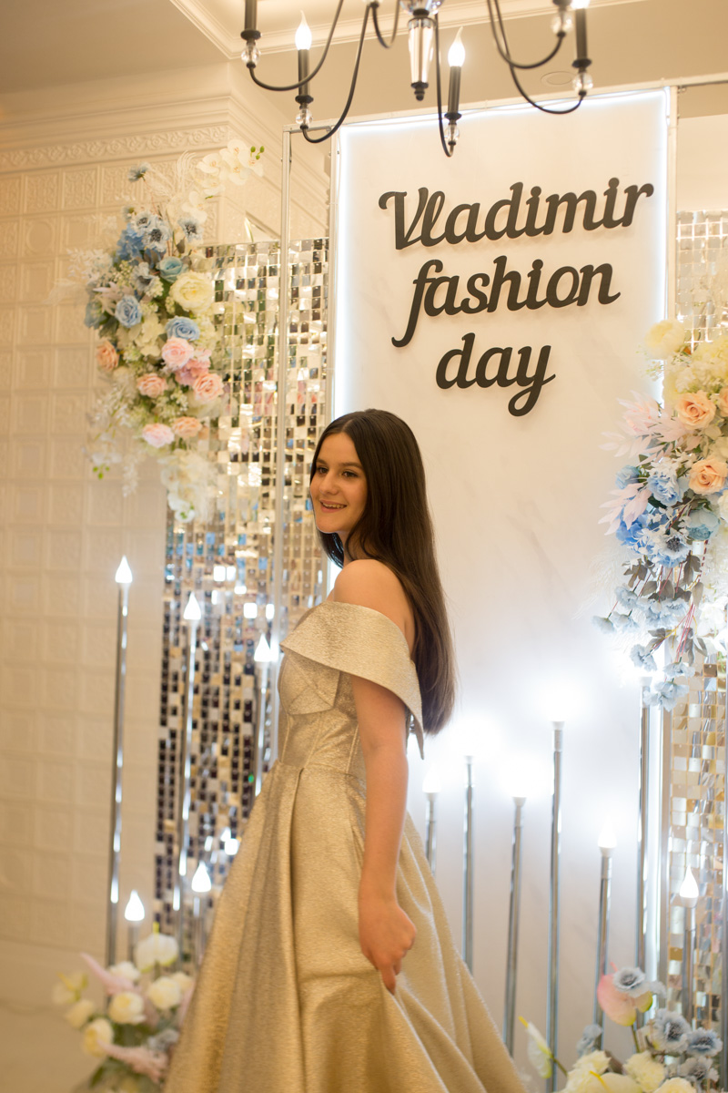 В областном центре состоялось важнейшее событие в мире моды – Vladimir Fashion Day. В этом году его отличительной особенностью стал приезд в город именитых дизайнеров. Например, дома моды Вячеслава Зайцева. У организатора мероприятия мы узнали, как все прошло.