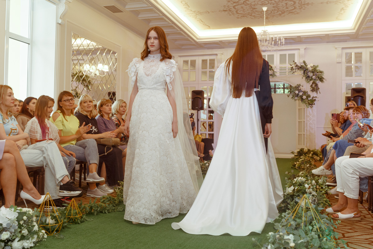 В областном центре состоялось важнейшее событие в мире моды – Vladimir Fashion Day. В этом году его отличительной особенностью стал приезд в город именитых дизайнеров. Например, дома моды Вячеслава Зайцева. У организатора мероприятия мы узнали, как все прошло.