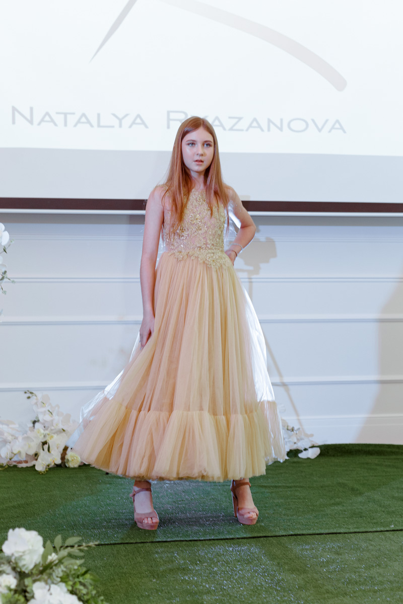 В областном центре состоялось важнейшее событие в мире моды – Vladimir Fashion Day. В этом году его отличительной особенностью стал приезд в город именитых дизайнеров. Например, дома моды Вячеслава Зайцева. У организатора мероприятия мы узнали, как все прошло.