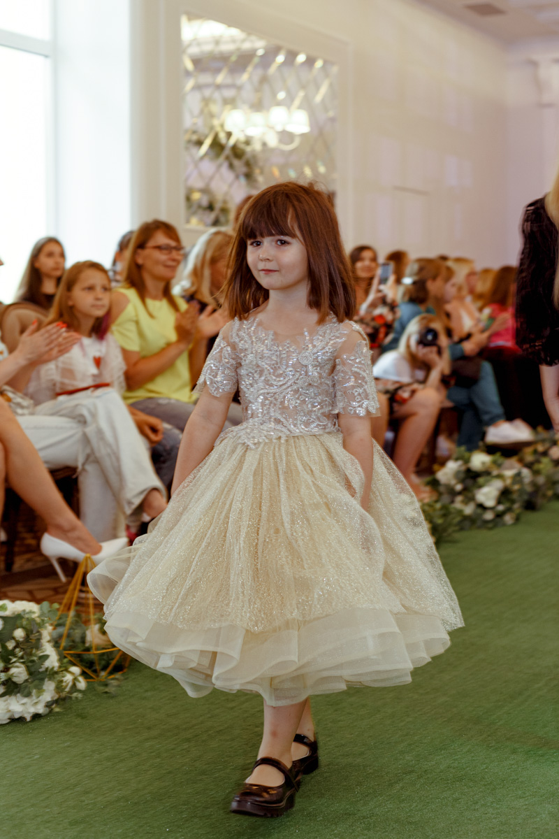 В областном центре состоялось важнейшее событие в мире моды – Vladimir Fashion Day. В этом году его отличительной особенностью стал приезд в город именитых дизайнеров. Например, дома моды Вячеслава Зайцева. У организатора мероприятия мы узнали, как все прошло.