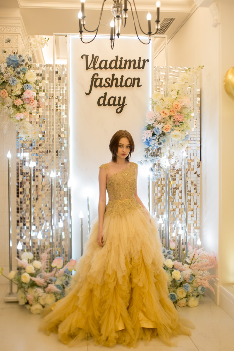 В областном центре состоялось важнейшее событие в мире моды – Vladimir Fashion Day. В этом году его отличительной особенностью стал приезд в город именитых дизайнеров. Например, дома моды Вячеслава Зайцева. У организатора мероприятия мы узнали, как все прошло.