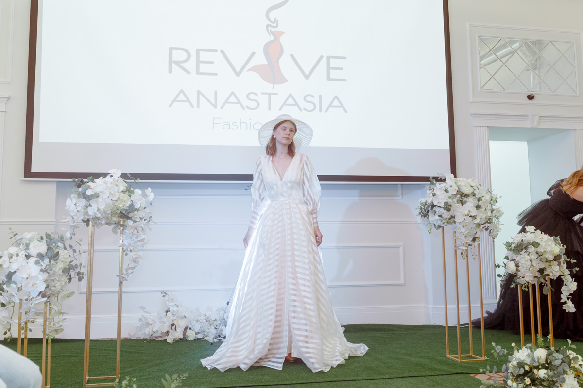 В областном центре состоялось важнейшее событие в мире моды – Vladimir Fashion Day. В этом году его отличительной особенностью стал приезд в город именитых дизайнеров. Например, дома моды Вячеслава Зайцева. У организатора мероприятия мы узнали, как все прошло.