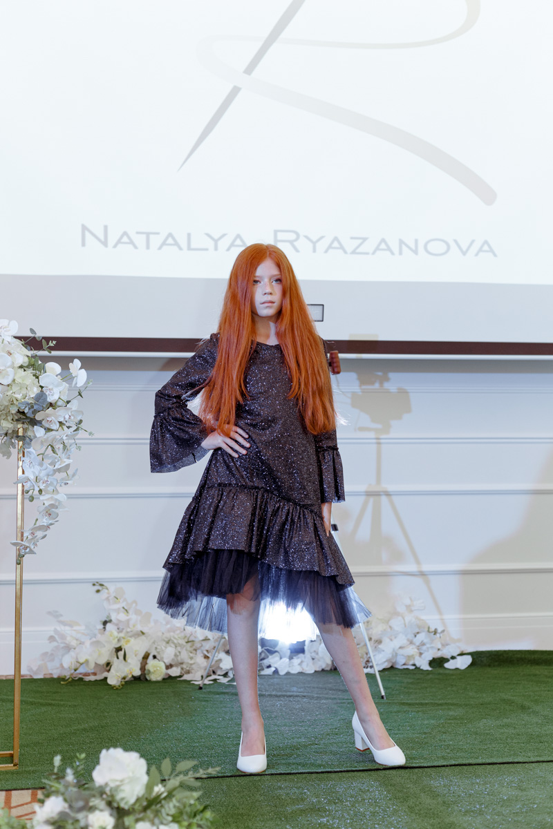 В областном центре состоялось важнейшее событие в мире моды – Vladimir Fashion Day. В этом году его отличительной особенностью стал приезд в город именитых дизайнеров. Например, дома моды Вячеслава Зайцева. У организатора мероприятия мы узнали, как все прошло.