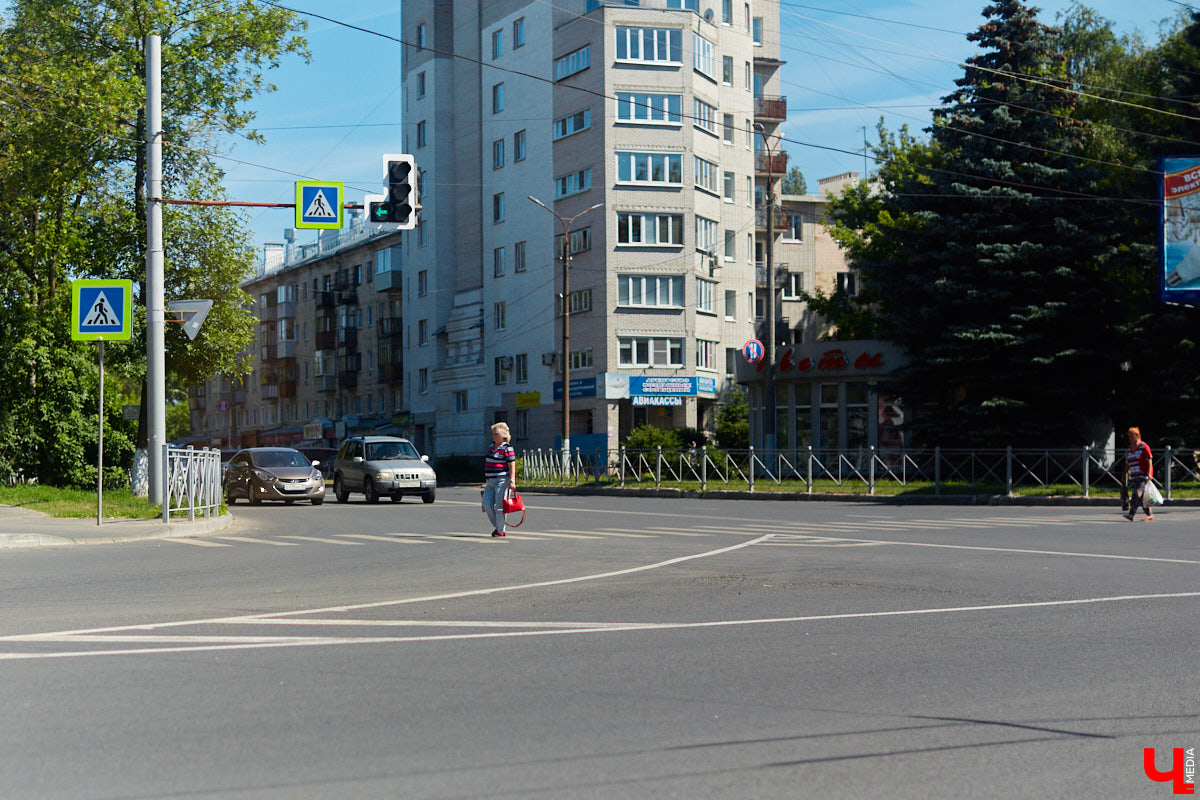 Каждый благоразумный водитель знает: правила дорожного движения нарушать нельзя. Однако зачастую это все-таки происходит. В нашем городе есть места, где нарушают сразу все и постоянно. Отправляемся с инструктором по вождению на осмотр местных дорог, чтобы выяснить, в чем же дело