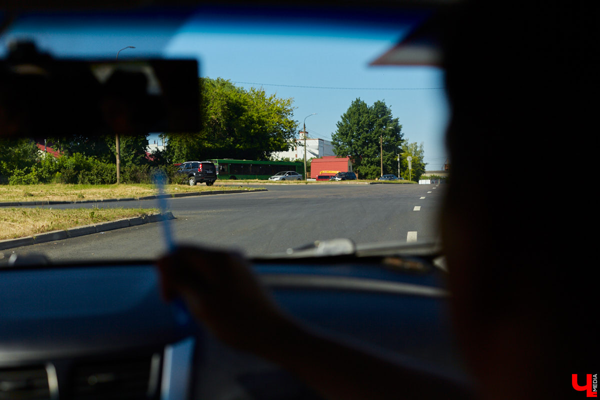 Каждый благоразумный водитель знает: правила дорожного движения нарушать нельзя. Однако зачастую это все-таки происходит. В нашем городе есть места, где нарушают сразу все и постоянно. Отправляемся с инструктором по вождению на осмотр местных дорог, чтобы выяснить, в чем же дело