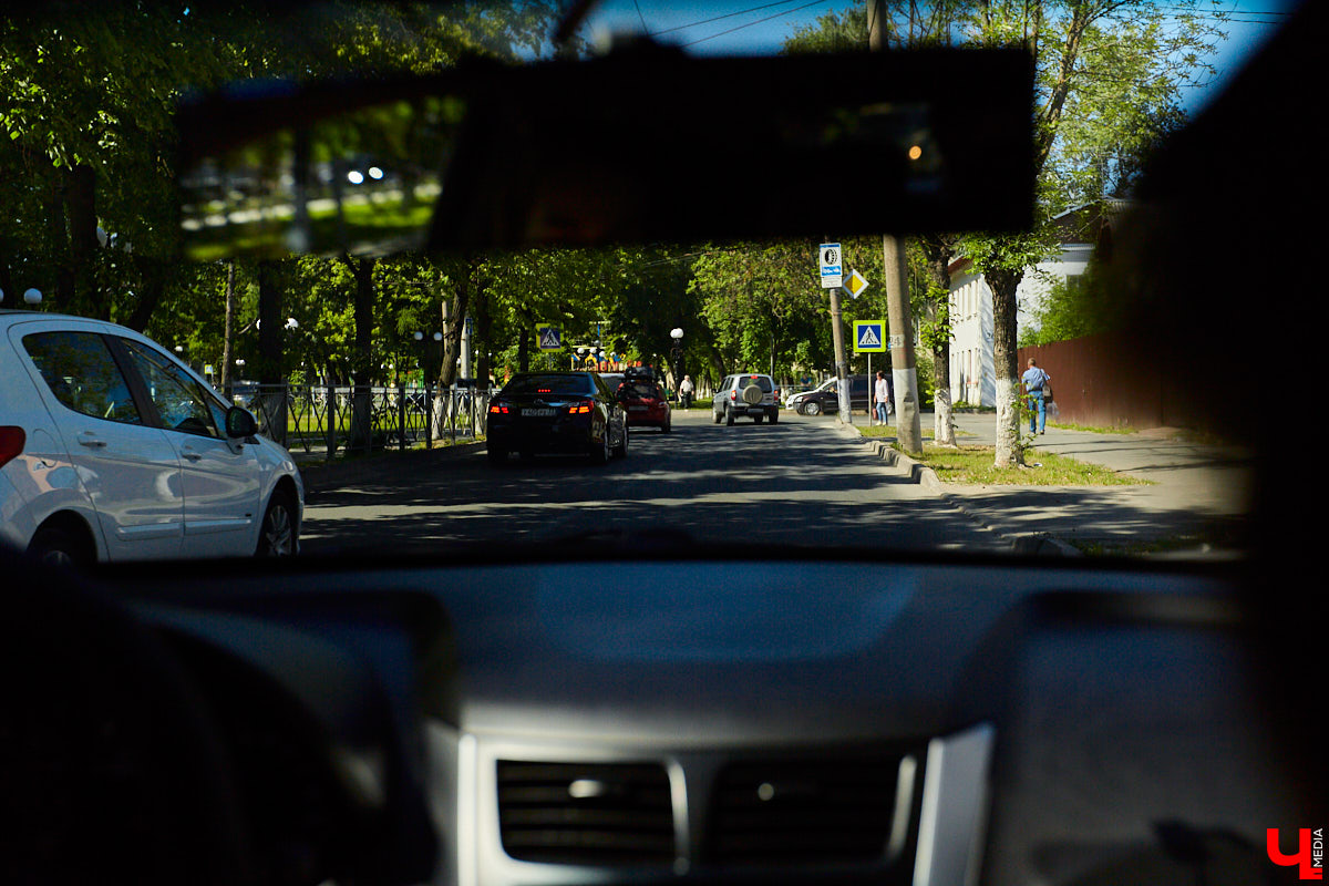 Каждый благоразумный водитель знает: правила дорожного движения нарушать нельзя. Однако зачастую это все-таки происходит. В нашем городе есть места, где нарушают сразу все и постоянно. Отправляемся с инструктором по вождению на осмотр местных дорог, чтобы выяснить, в чем же дело