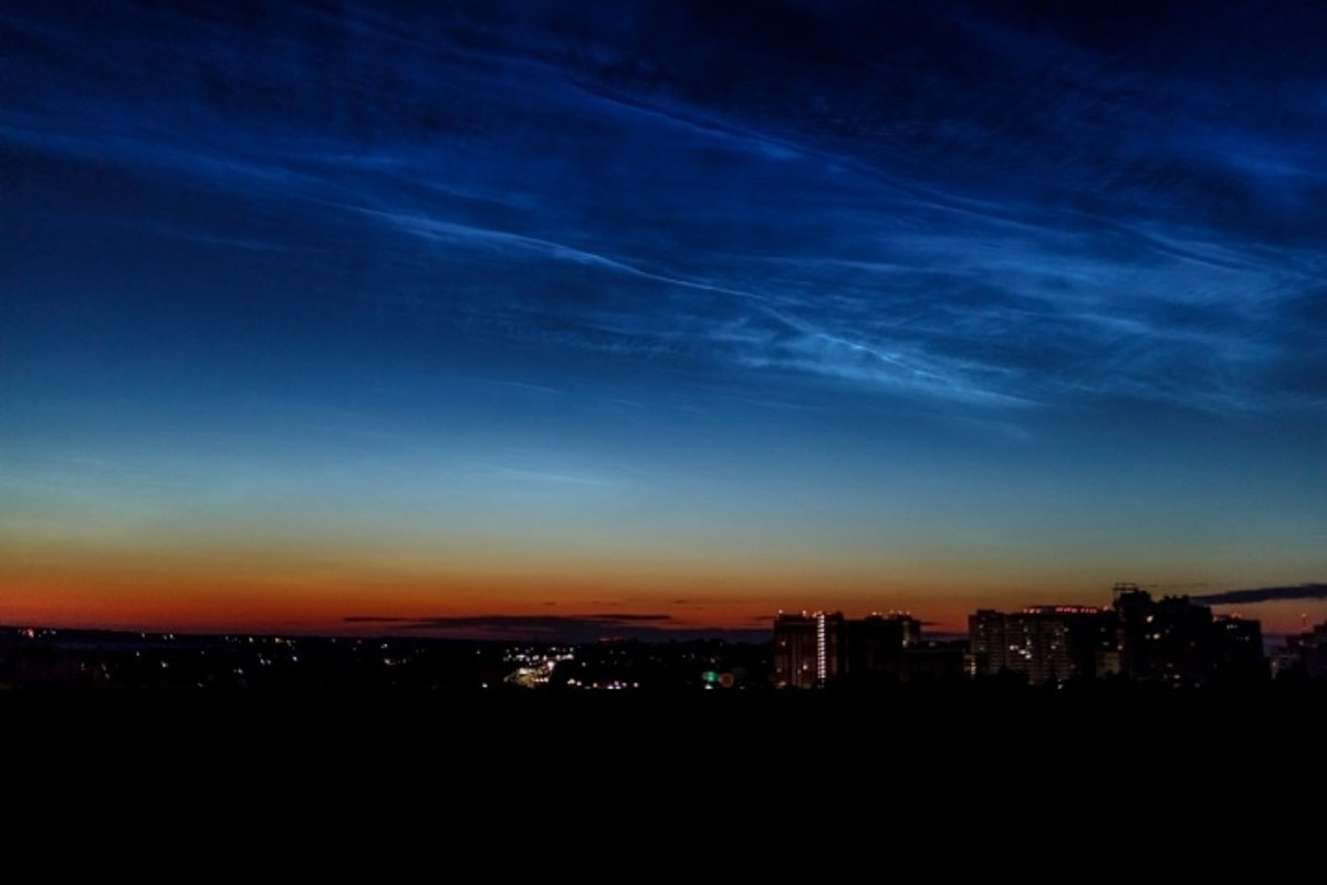 А вы заметили серебристые облака, которые появились в небе над Владимирской областью на этой неделе? Жители региона даже сделали фото редкого явления