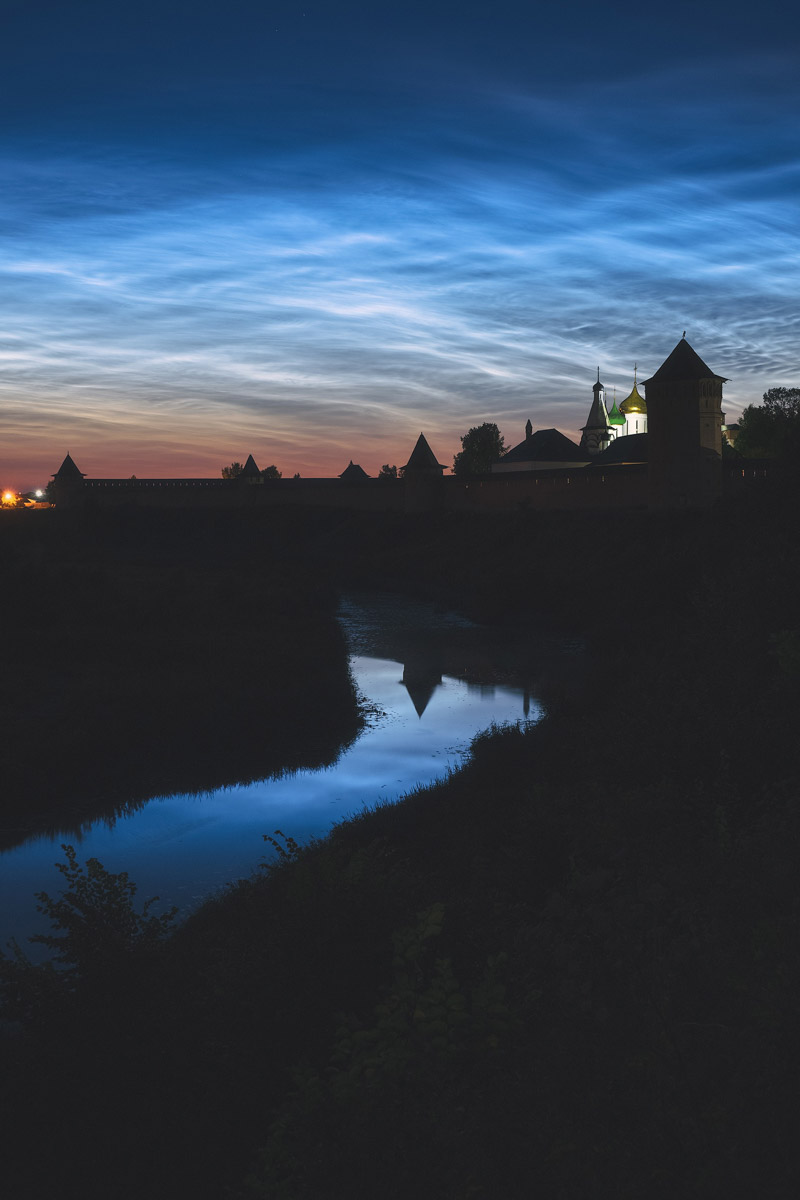 А вы заметили серебристые облака, которые появились в небе над Владимирской областью на этой неделе? Жители региона даже сделали фото редкого явления