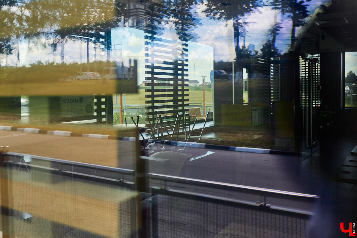 Этого часа мы ждали! Об этом моменте мечтали! И вот, наконец, в назначенный день оно... не состоялось! Рестораны быстрого питания новой отечественной сети «Вкусно — и точка» не открылись во Владимире 4 июля, как это было обещано ранее.