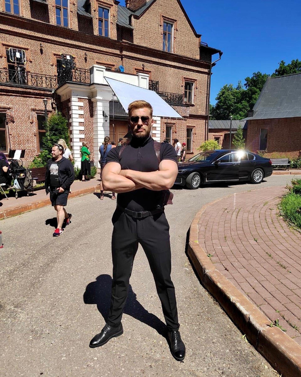 Этим летом владимирские актеры принимают участие в съемках сразу нескольких популярных фильмов и сериалов. Как попасть на площадку и как работается со звездами, они поведали нашему изданию.