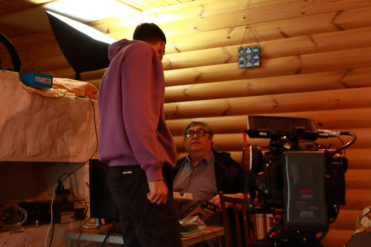 Этим летом владимирские актеры принимают участие в съемках сразу нескольких популярных фильмов и сериалов. Как попасть на площадку и как работается со звездами, они поведали нашему изданию.