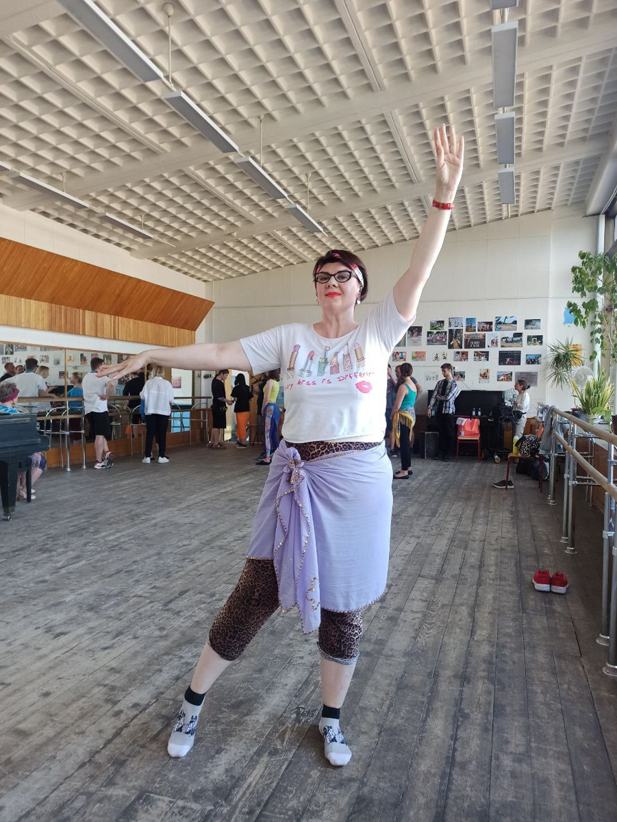 Этим летом владимирские актеры принимают участие в съемках сразу нескольких популярных фильмов и сериалов. Как попасть на площадку и как работается со звездами, они поведали нашему изданию.