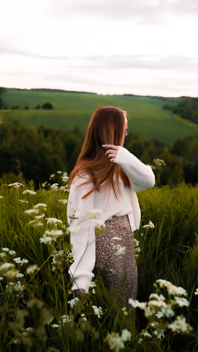 На улице лепота! Самое время сделать удачные снимки для социальных сетей. Пока вы раздумываете, какими они будут, взгляните на подборку фотосессий первого прошедшего летнего месяца с участием жительниц Владимира. Все они – с абсолютно разными сюжетными линиями, но с одним и тем же июньским флёром.