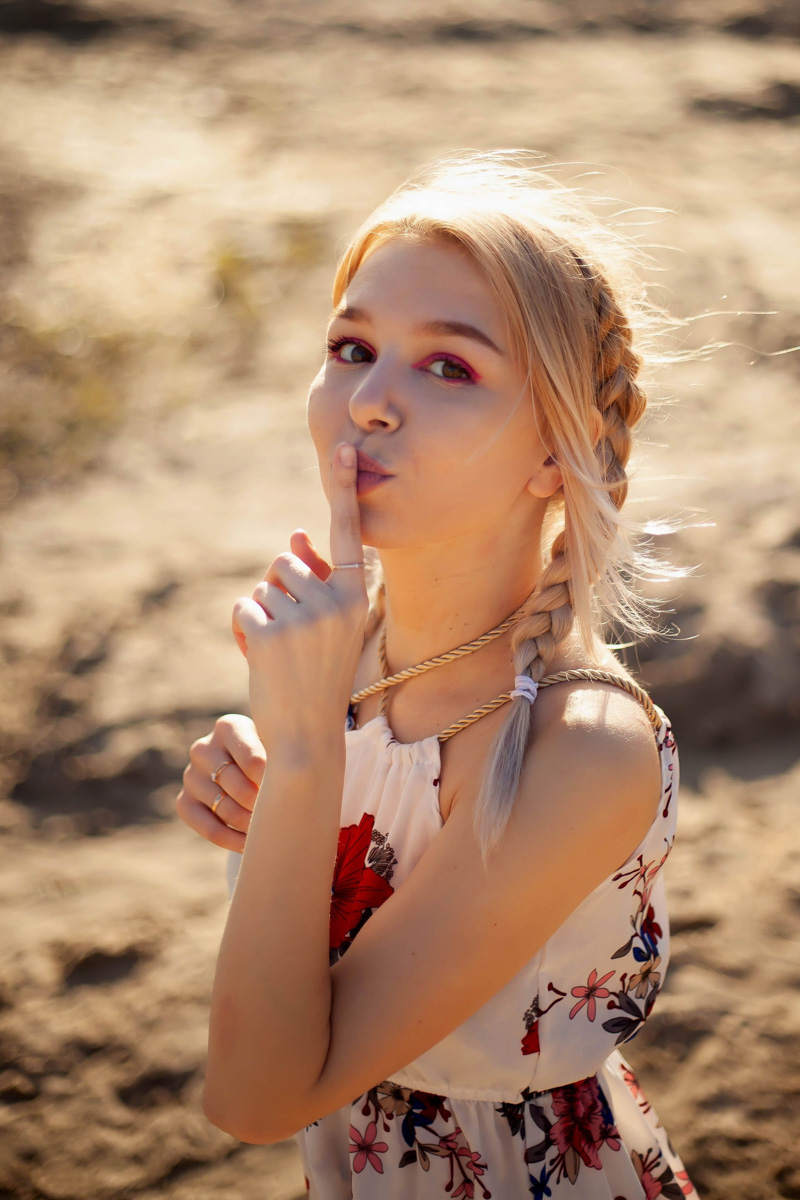 На улице лепота! Самое время сделать удачные снимки для социальных сетей. Пока вы раздумываете, какими они будут, взгляните на подборку фотосессий первого прошедшего летнего месяца с участием жительниц Владимира. Все они – с абсолютно разными сюжетными линиями, но с одним и тем же июньским флёром.