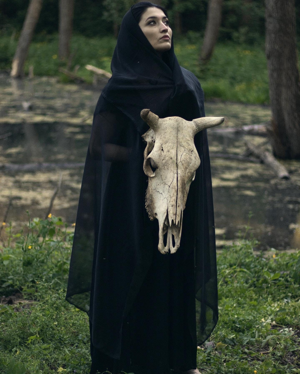 На улице лепота! Самое время сделать удачные снимки для социальных сетей. Пока вы раздумываете, какими они будут, взгляните на подборку фотосессий первого прошедшего летнего месяца с участием жительниц Владимира. Все они – с абсолютно разными сюжетными линиями, но с одним и тем же июньским флёром.