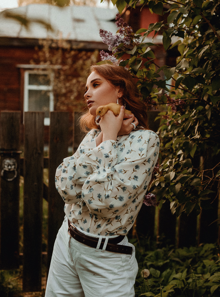 На улице лепота! Самое время сделать удачные снимки для социальных сетей. Пока вы раздумываете, какими они будут, взгляните на подборку фотосессий первого прошедшего летнего месяца с участием жительниц Владимира. Все они – с абсолютно разными сюжетными линиями, но с одним и тем же июньским флёром.