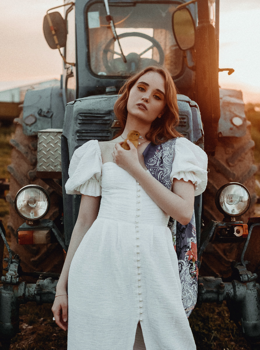 На улице лепота! Самое время сделать удачные снимки для социальных сетей. Пока вы раздумываете, какими они будут, взгляните на подборку фотосессий первого прошедшего летнего месяца с участием жительниц Владимира. Все они – с абсолютно разными сюжетными линиями, но с одним и тем же июньским флёром.